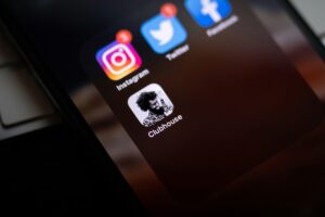 Media Sosial Lebih dari Sekadar Hiburan, Ternyata ini Manfaatnya!